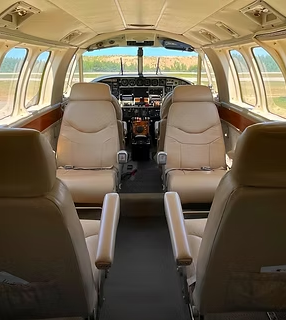 Beechcraft Queen Air photo 9