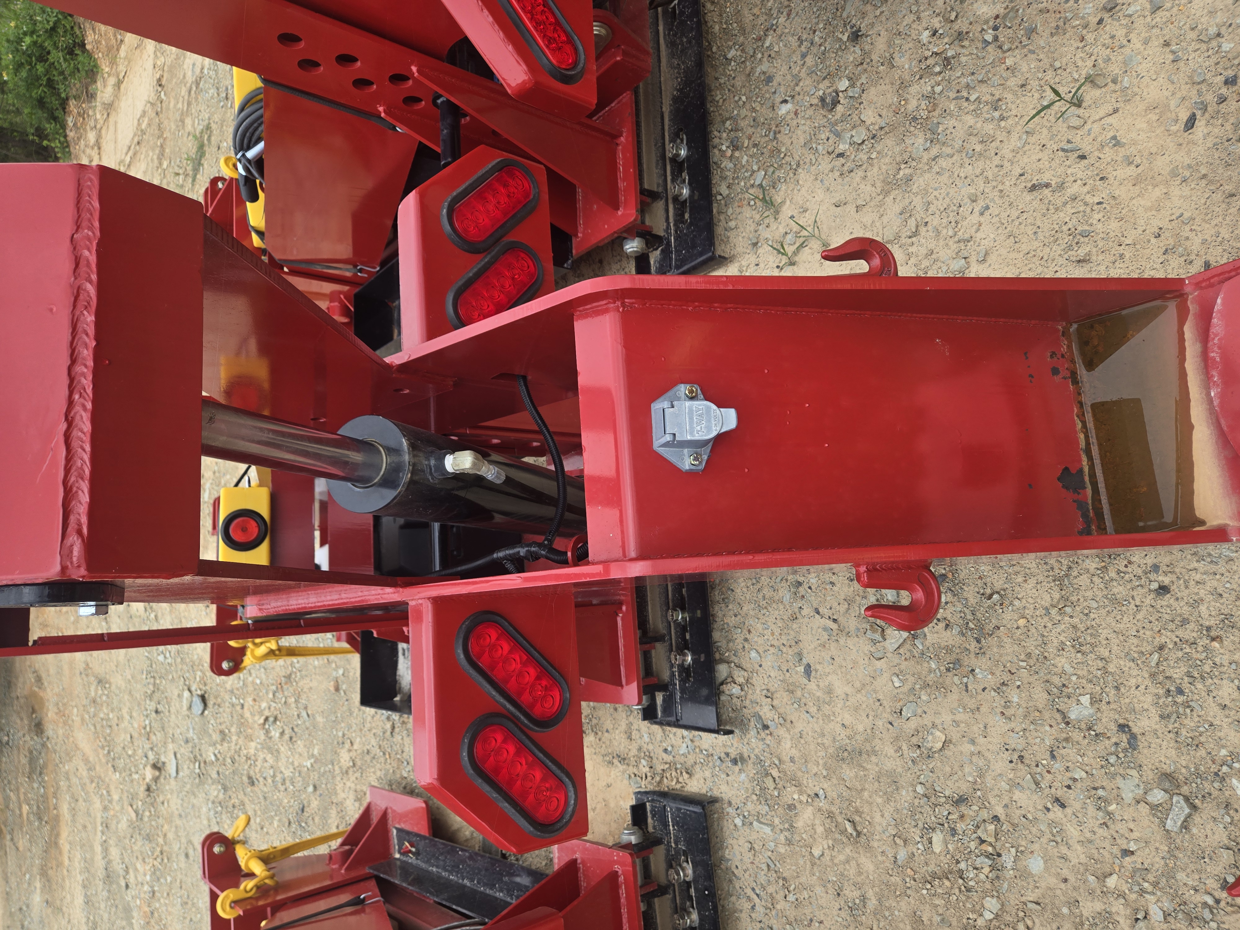 Hydraulic cylinder detail