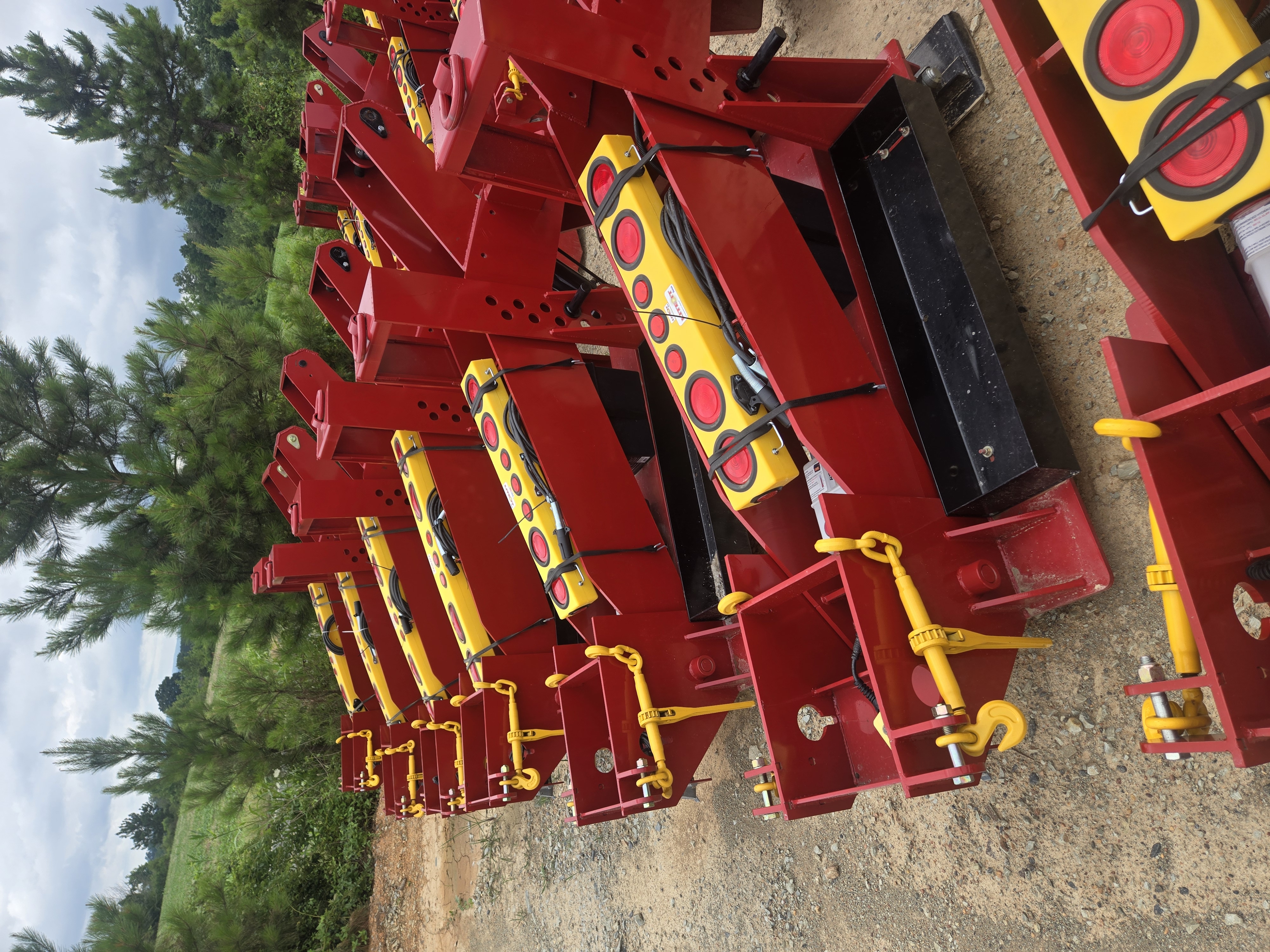 Fifth wheel wrecker boom three-quarter product view