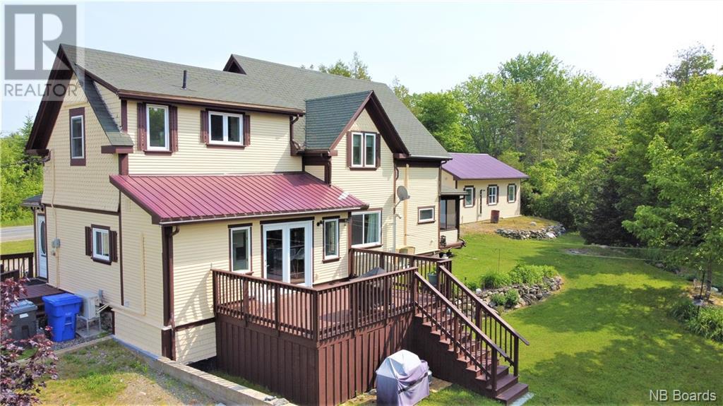 Rear deck outdoor living space