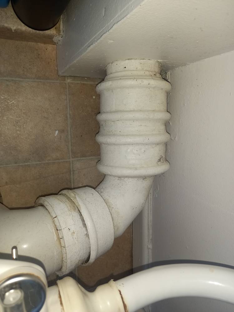 Toilet Leak — Before — Plumbing project by Curtis and Carder