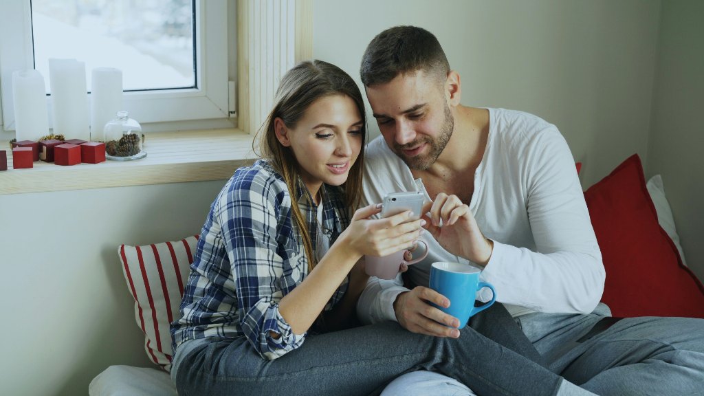 25 Financial Questions Before Marriage (Plus a Premarital Financial Checklist)