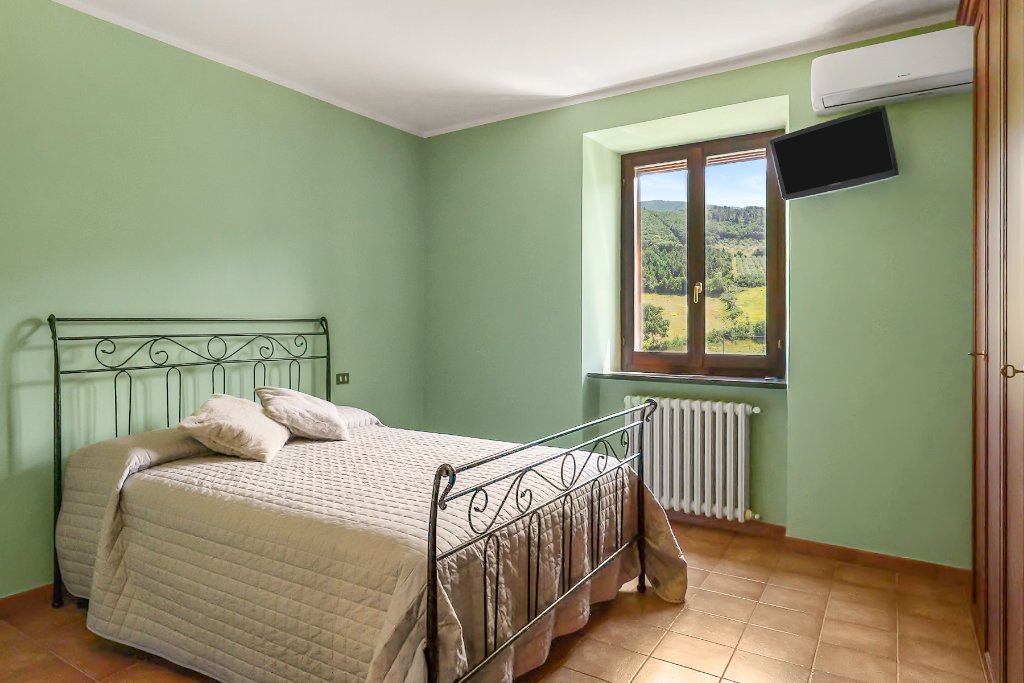 Bedrooms 1