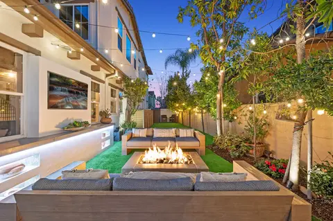 Coastal Luxury Pool in San Clemente, CA — Coastline Pools project photo 4