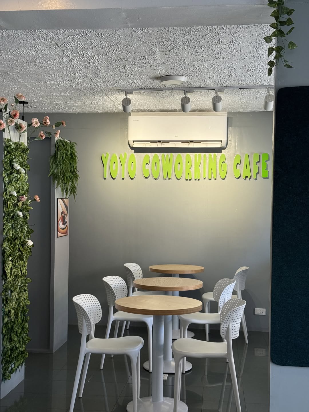 Vinzon Branch café corner