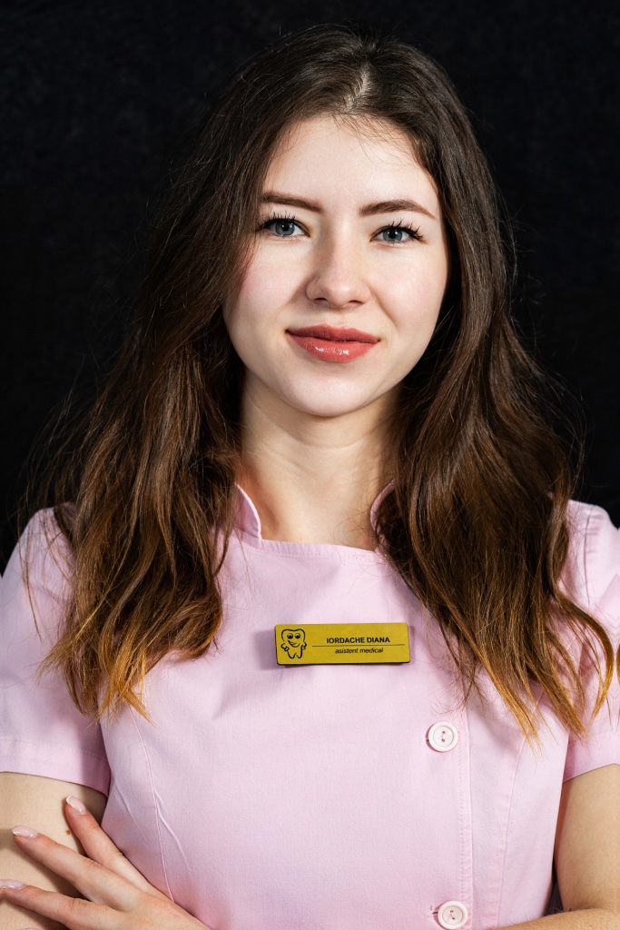 Diana Iordache — Asistent medical la Dental Clinic Dr. Peicu