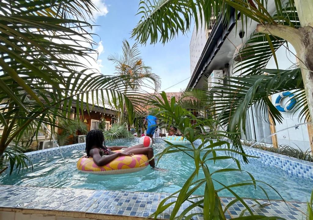 Swimming pool