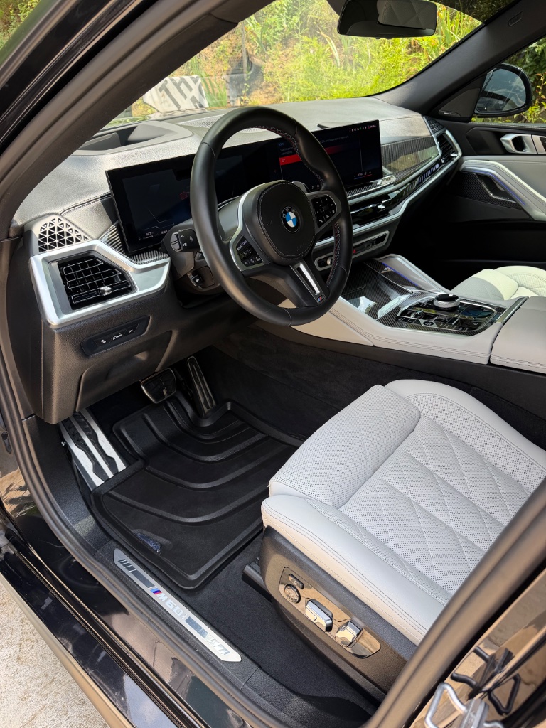 BMW X6 M — Interior Detail after