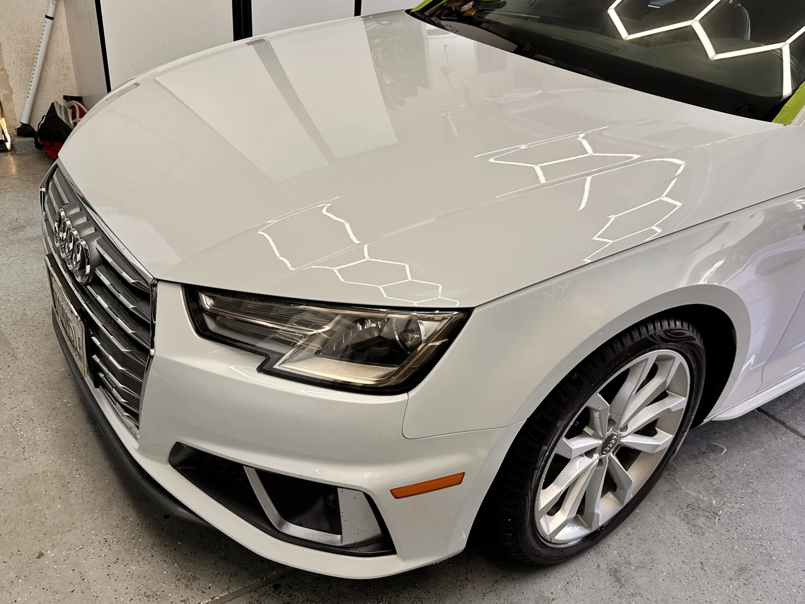 Audi · paint and reflection