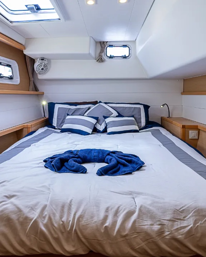 Guest stateroom double bed