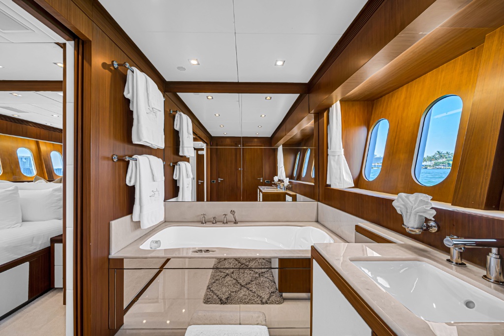 Full-beam Master suite