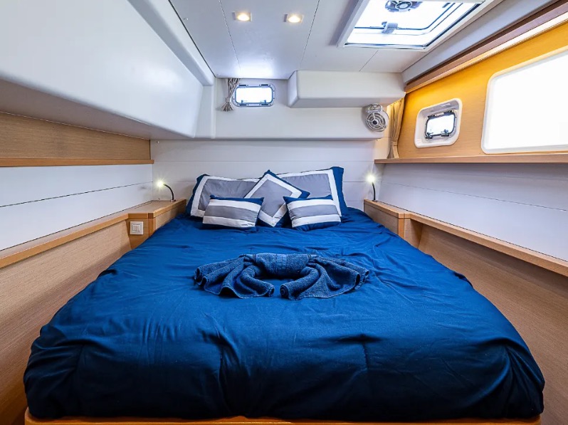 Guest cabin with navy bedding