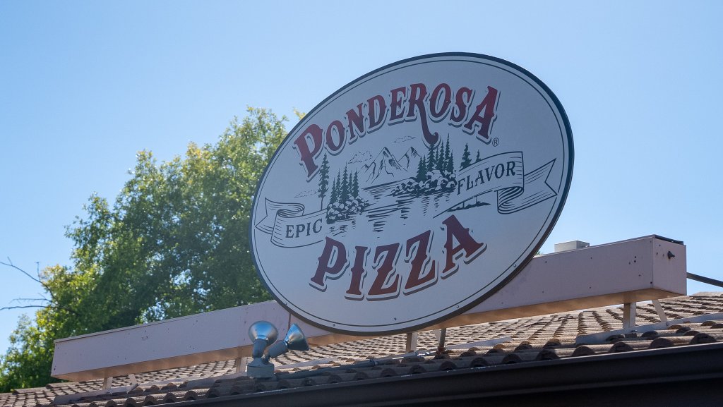 Ponderosa Pizza exterior sign
