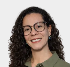 Daniela Lopes, Portuguese-French interpreter in the Algarve