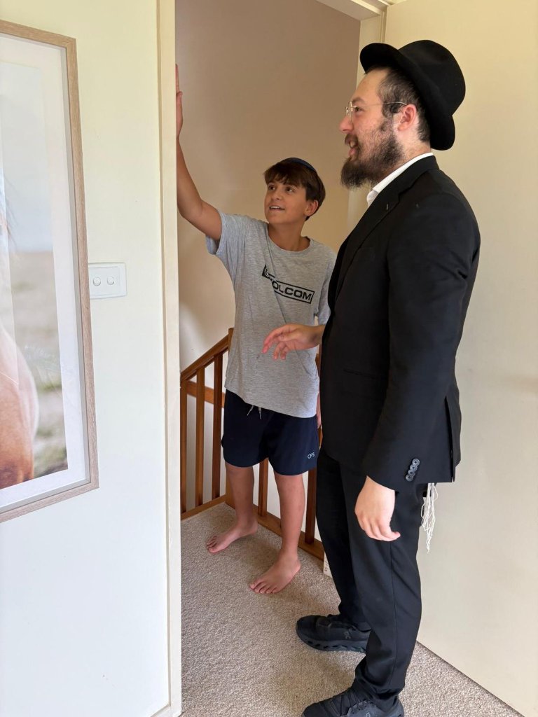 Affixing the mezuzah