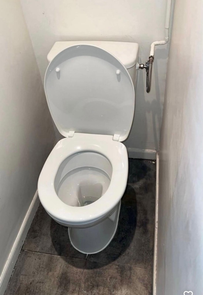 Installation de WC à poser — Olivier Plomberie à Chelles (Seine-et-Marne)