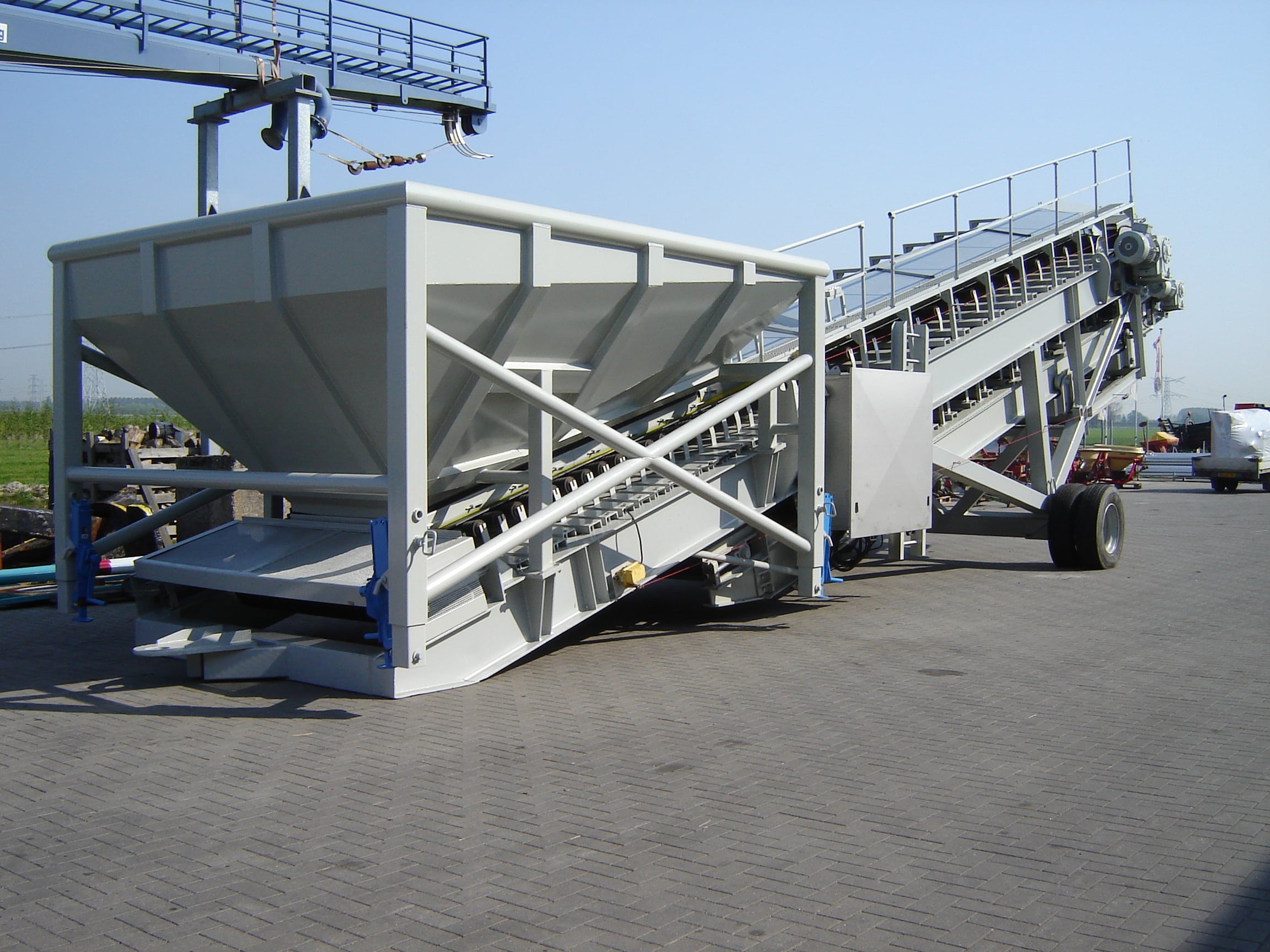 Machinebouwinstallatie in de werkplaats van P. van Eijzeren