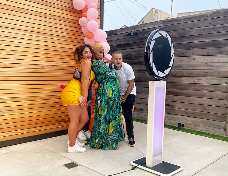 Pick-Up Selfie Booth