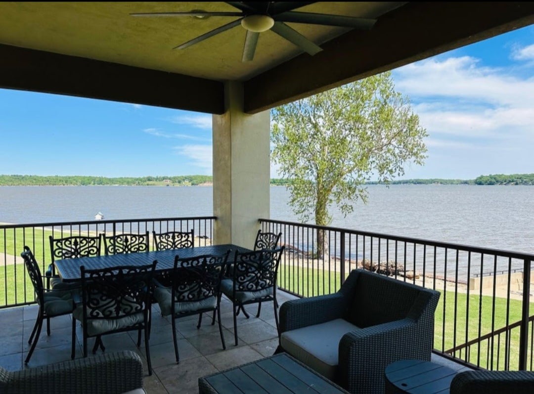 Lakefront Patio Residence