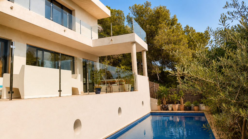 Securing a Luxury Villa in Sitges, for a British Couple