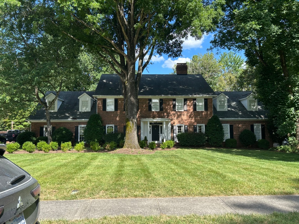 Complete Lawn Package service in Ballantyne, Charlotte NC — Charlie's Lawn Care