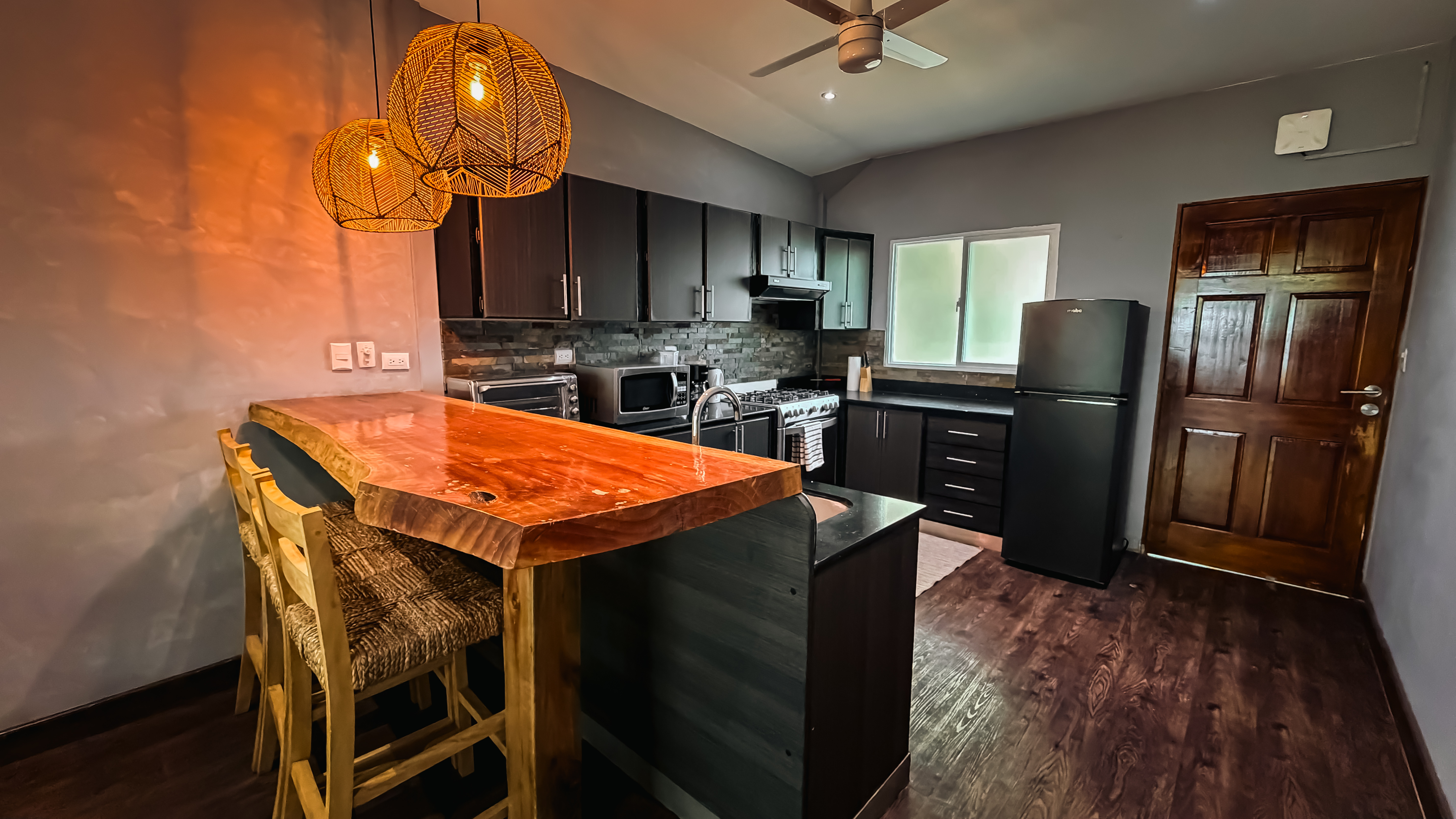 Deluxe Studio Apartment — Sea View 8