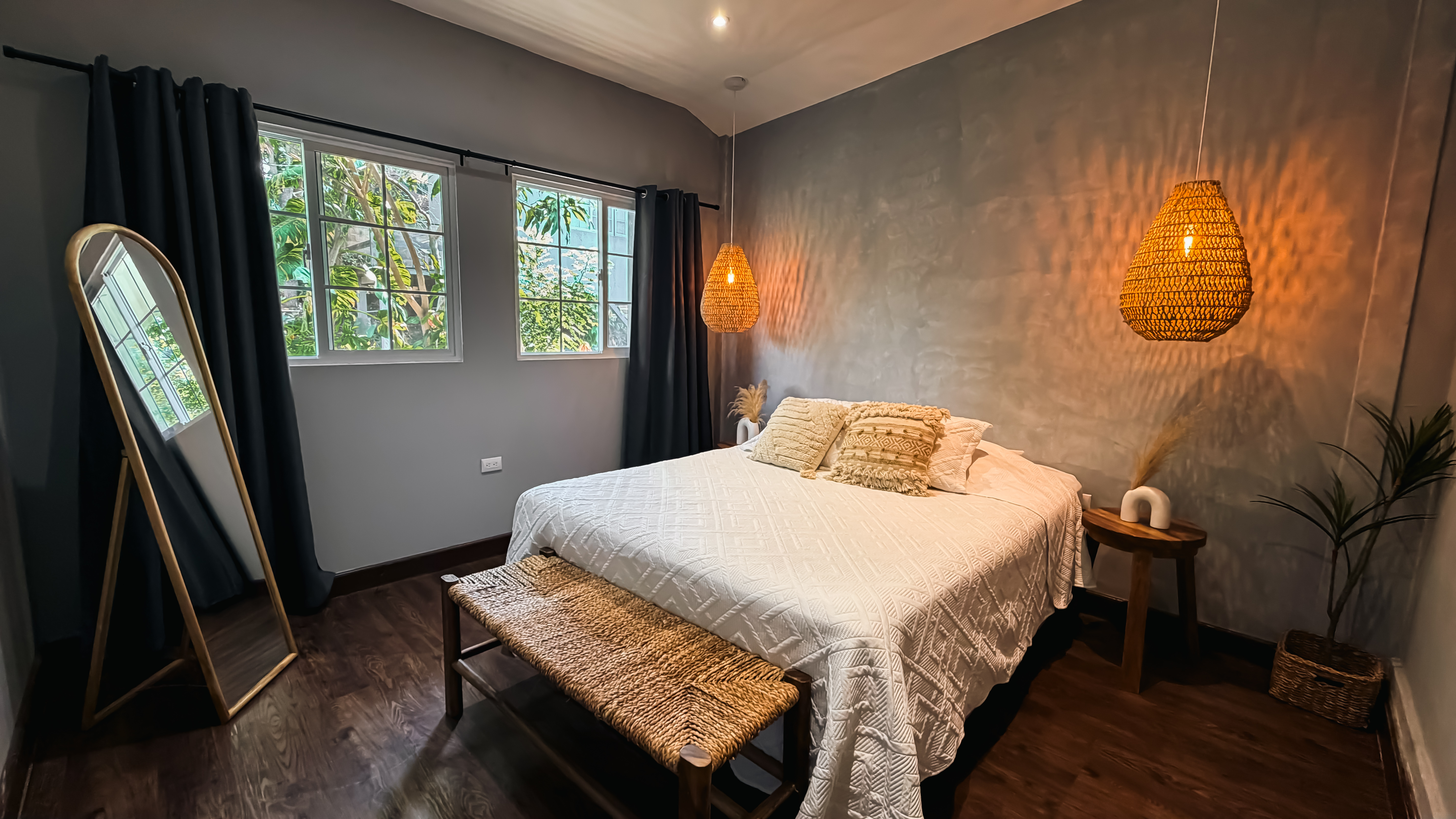 Deluxe Studio Apartment — Sea View 4