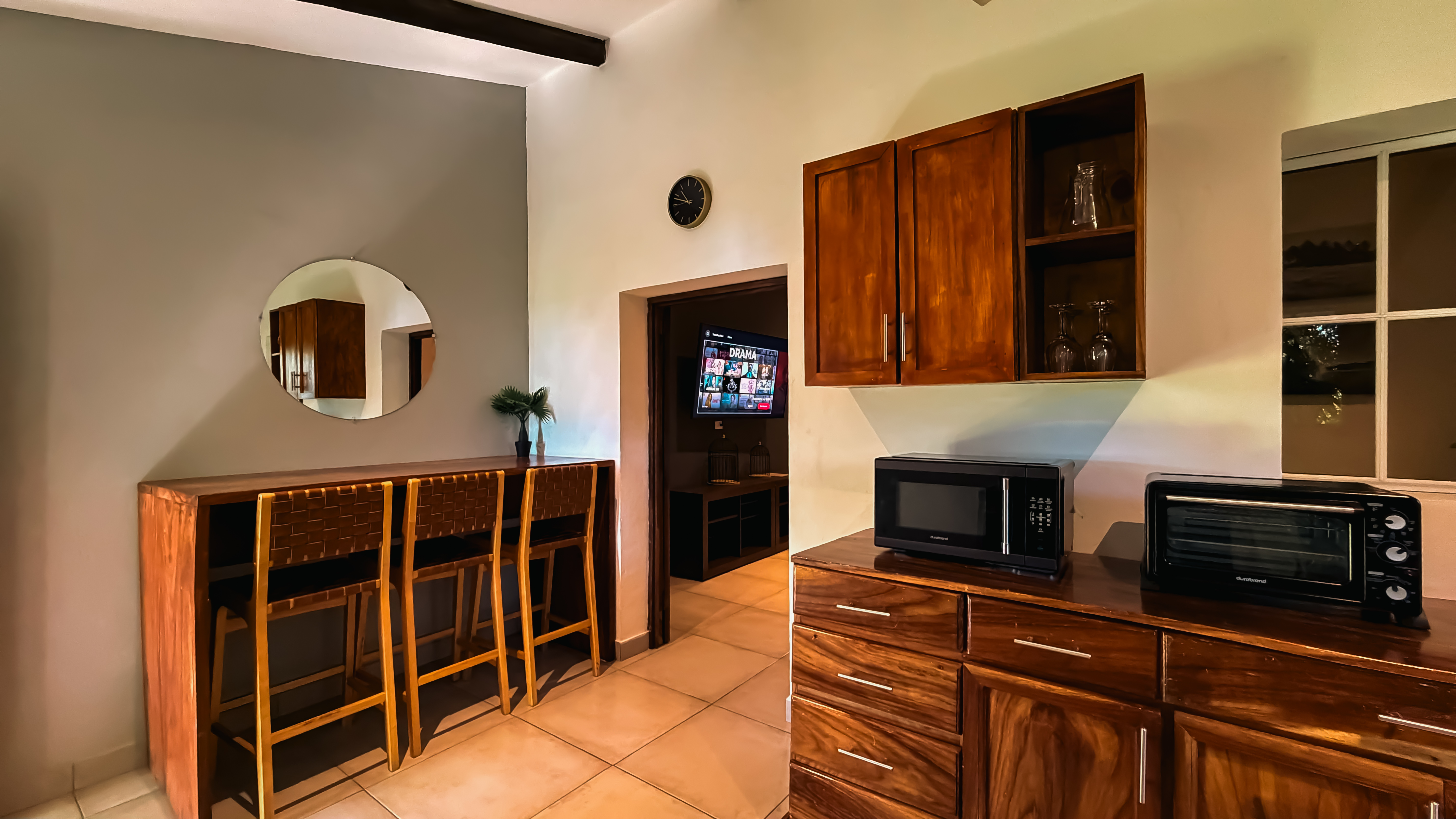 Studio Apartment — Pool View 8