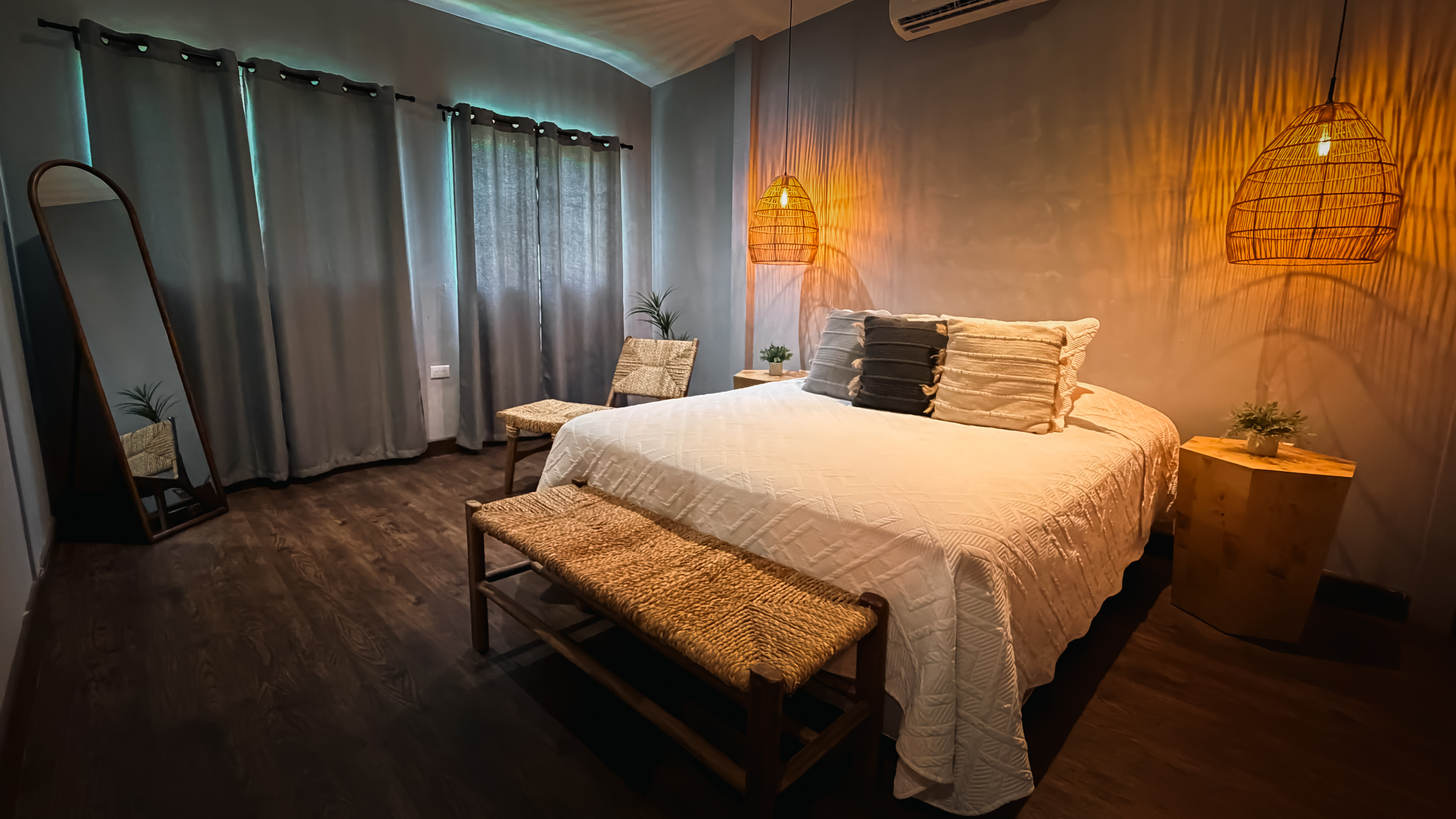 Deluxe Studio Apartment — Sea View 2