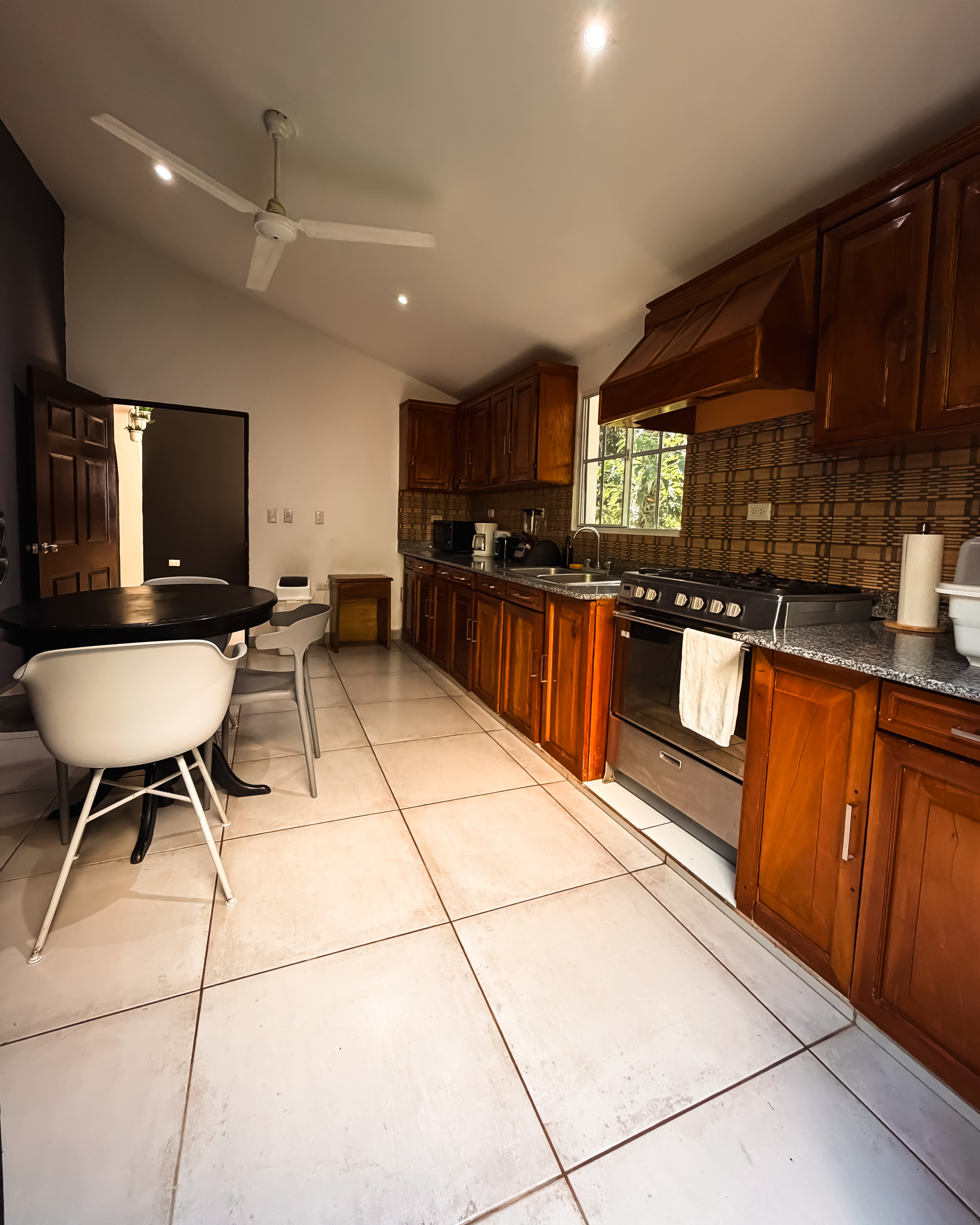 Studio Apartment — Pool View 7