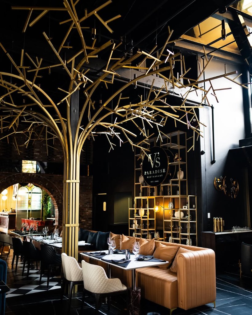 Candlelit upscale dining at Paradise Hall