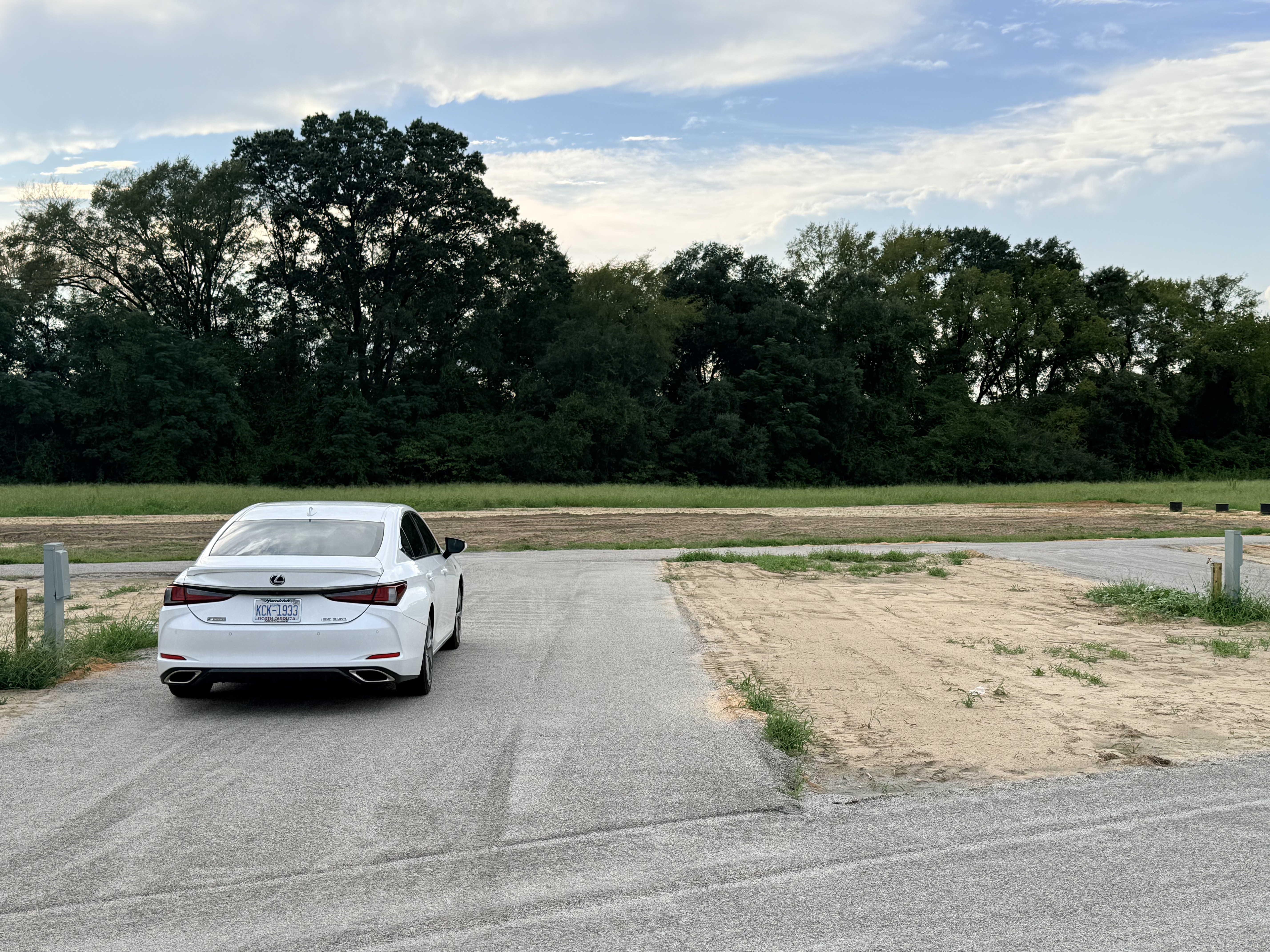 Spacious 70 ft × 40 ft RV pad