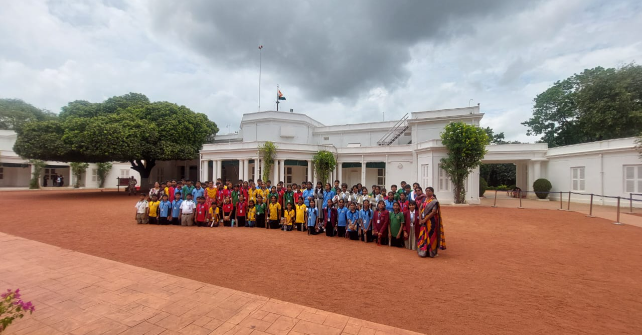 Rashtrapati Bhavan Visit — Group Photograph at the Forecourt