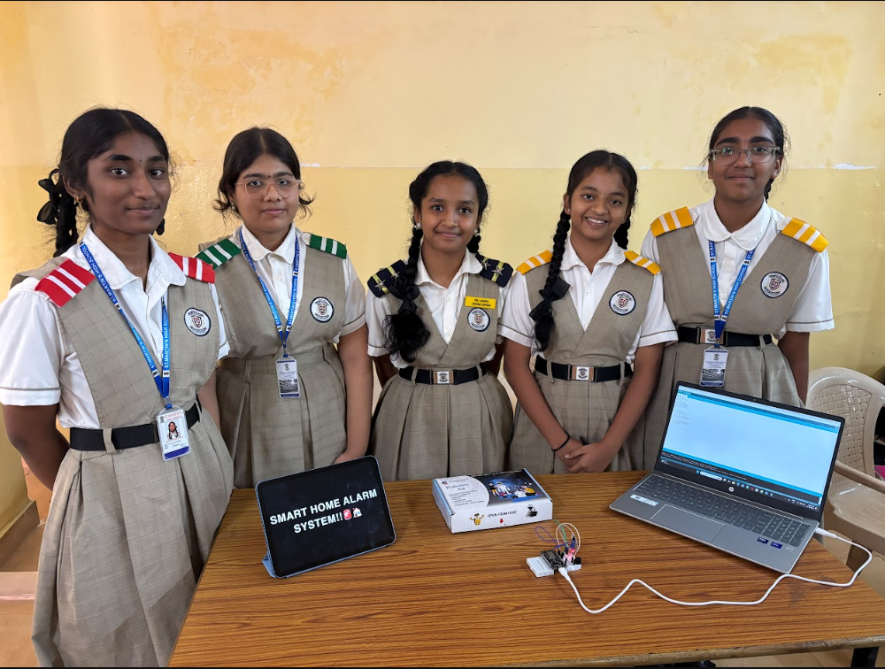 Robotics Workshop — Students with Smart Home Alarm Project