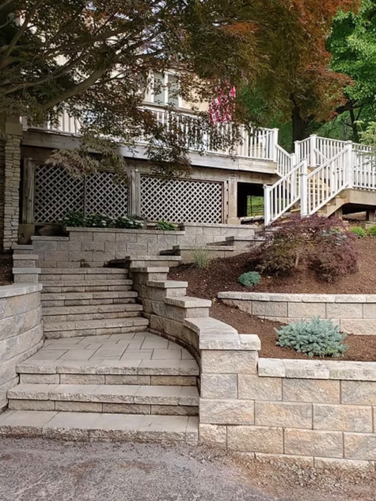 Retaining Wall Steps & Planting