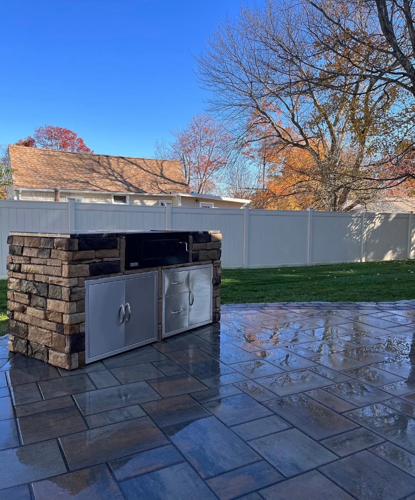 Outdoor Kitchen on Paver Patio