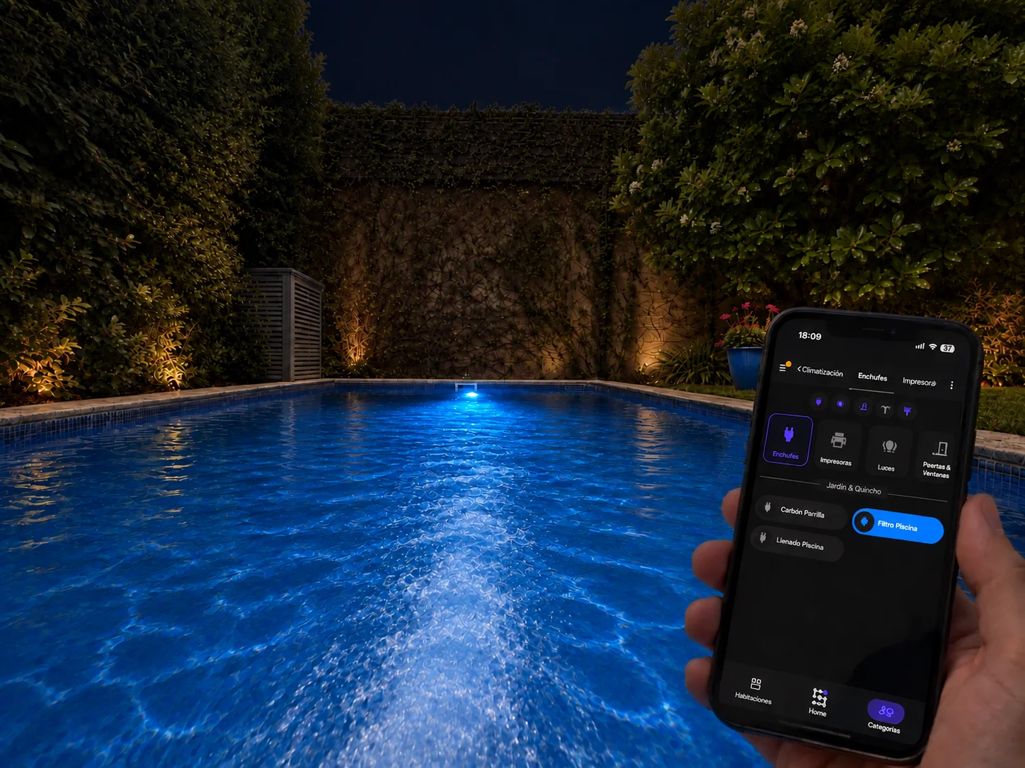 Casa San Carlos de Apoquindo — **Filtrado y Luz de Piscina** — Automatizamos el filtrado y la iluminación de la piscina de nuestro cliente, permitiéndole controlarlos desde la app, desde cualquier lugar.