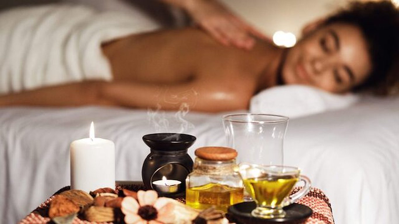 60-Min AromaTouch Session