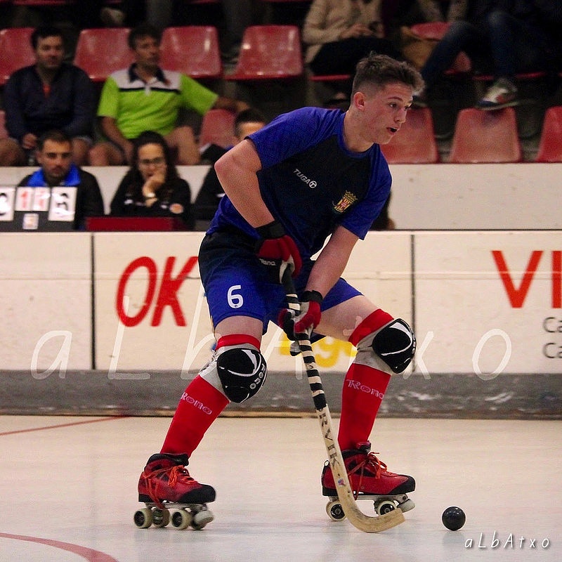 Dani Reches como atleta profesional de hockey sobre patines