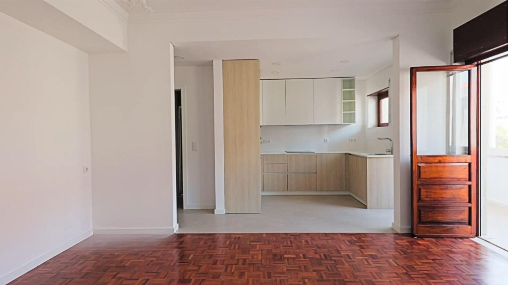 Renovated apartment in Costa da Caparica sold for Miguel
