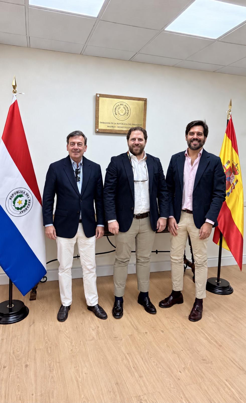 Equipo de Bahiacap en la Embajada de Paraguay en Madrid
