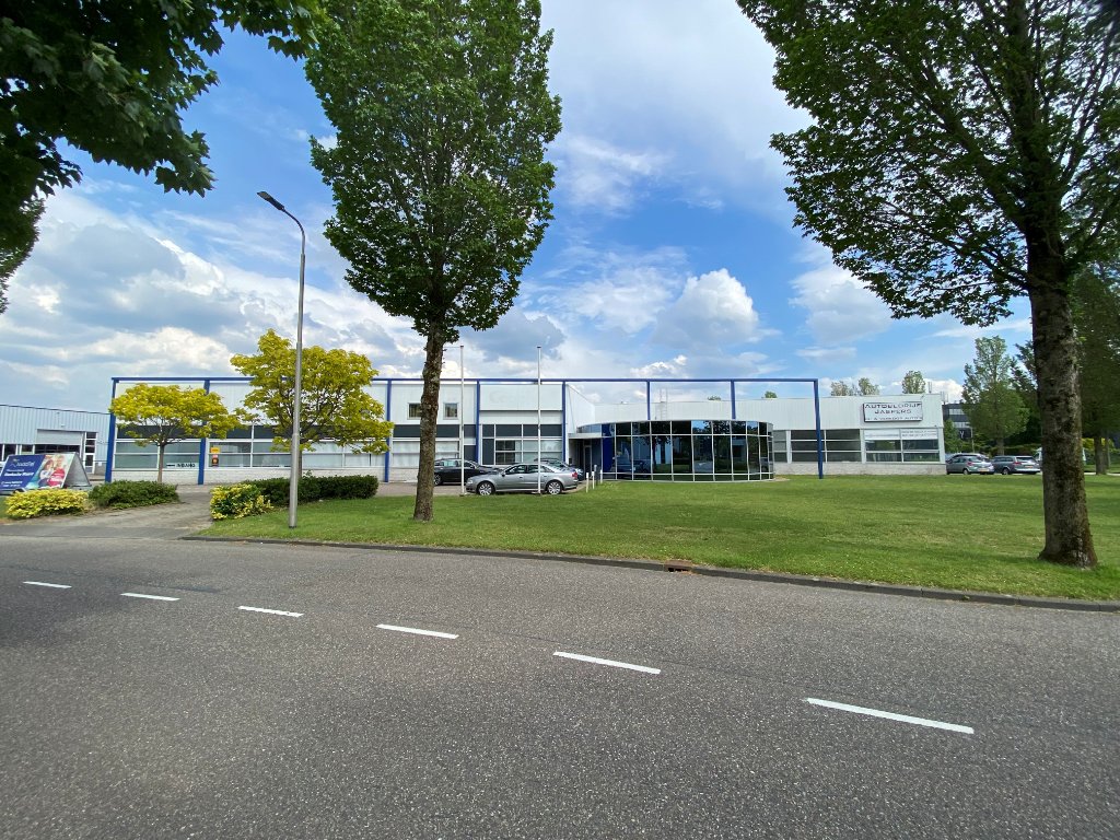 Bedrijfsverzamelgebouw De Bosschen aan de Alexander Bellstraat in Oud-Beijerland