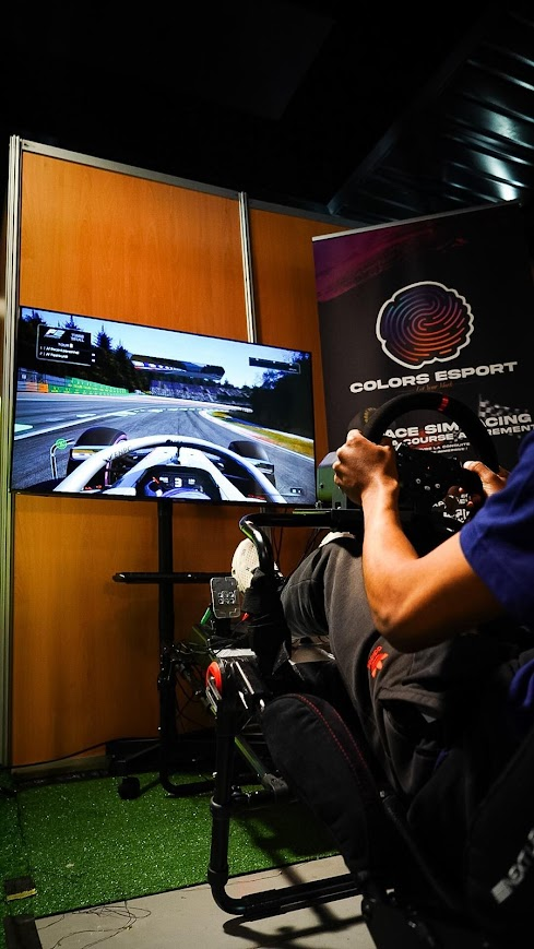 Simulateur F1 Colors Esport pendant LEVEL UP