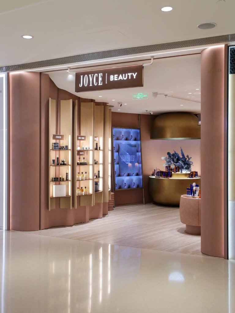 The storefront with curved display shelving
