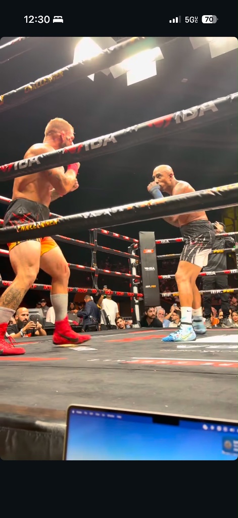 Bare knuckle fight