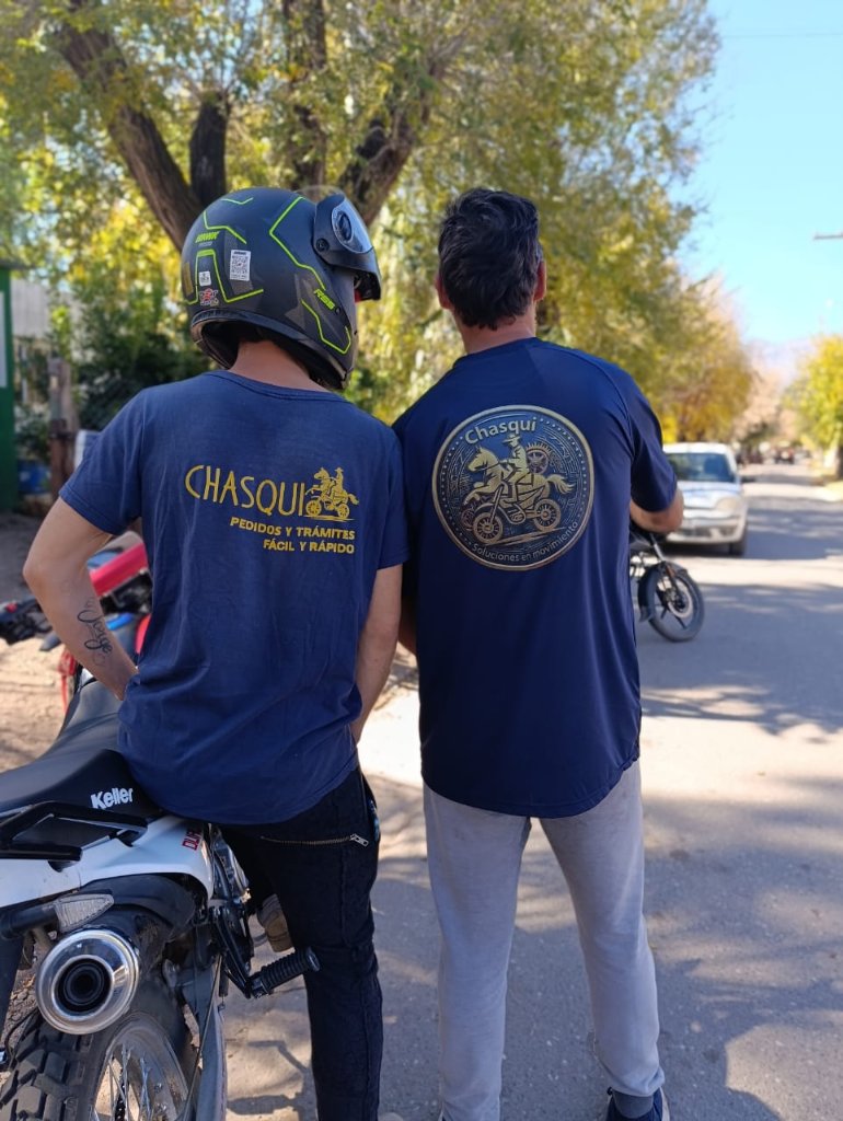 Pedidos y trámites, fácil y rápido. El equipo Chasqui en acción.