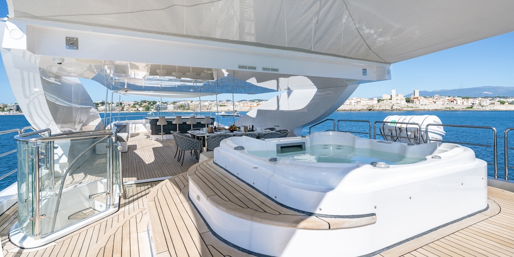 Sun deck — dîner al fresco