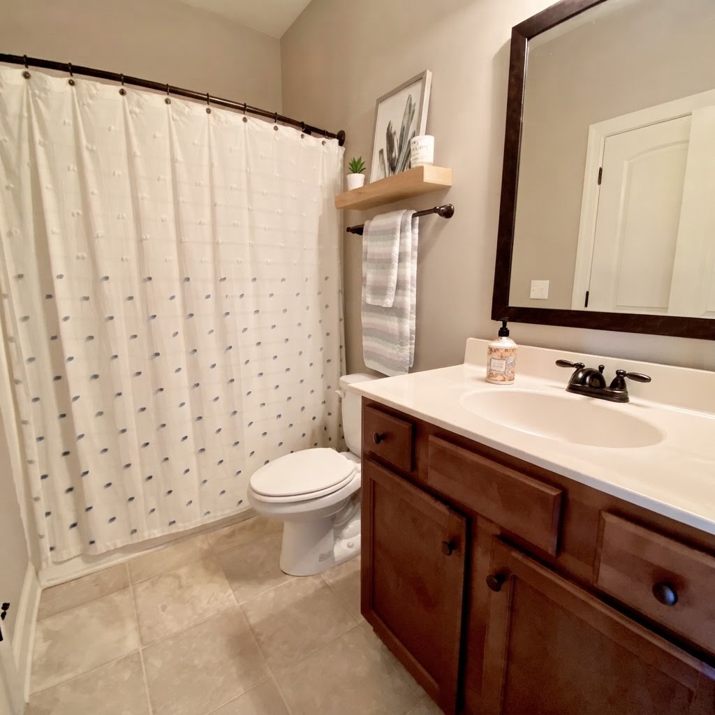 Downstairs ensuite bedroom