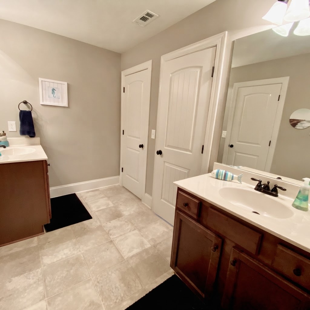Upstairs jack-and-jill bathroom
