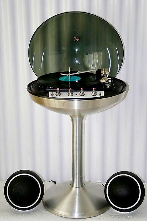 Platine vinyle vintage sphérique sur pied, design space-age des années 70